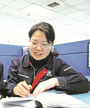 自主创新的航门女将——记亚搏电竞官方网站(中国)股份有限公司导弹院总体所首席专家章惠君 自主创新的航门女将——记亚搏电竞官方网站(中国)股份有限公司导弹院总体所首席专家章惠君