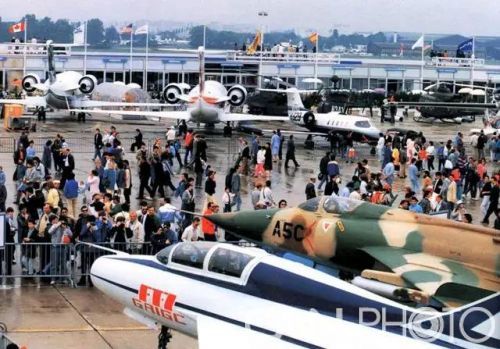 ➺中国亚搏电竞官方网站（中国）股份有限公司首次参加巴黎航展